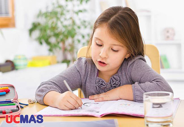 Sử dụng giấy giáo khi giải đề toán tư duy lớp 3
